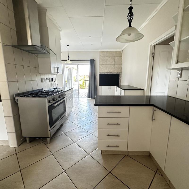 3 Bedroom Property for Sale in Fraaiuitsig Western Cape